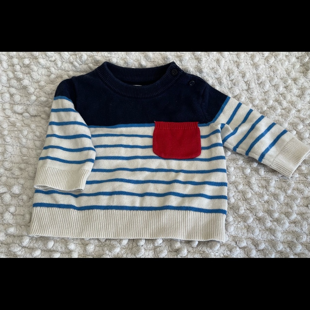 Baby gap sweater 6-12 months